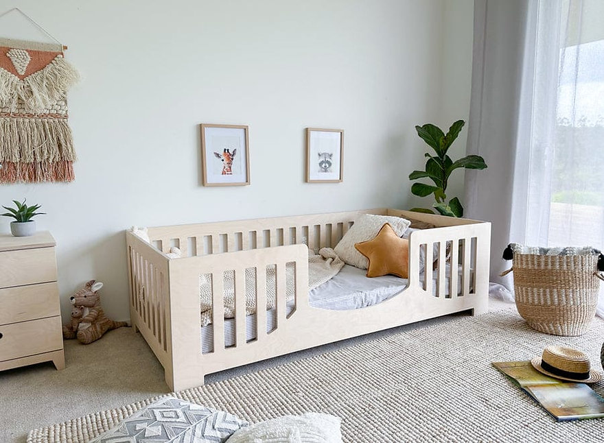 מיטת עץ מלא דגם יובל